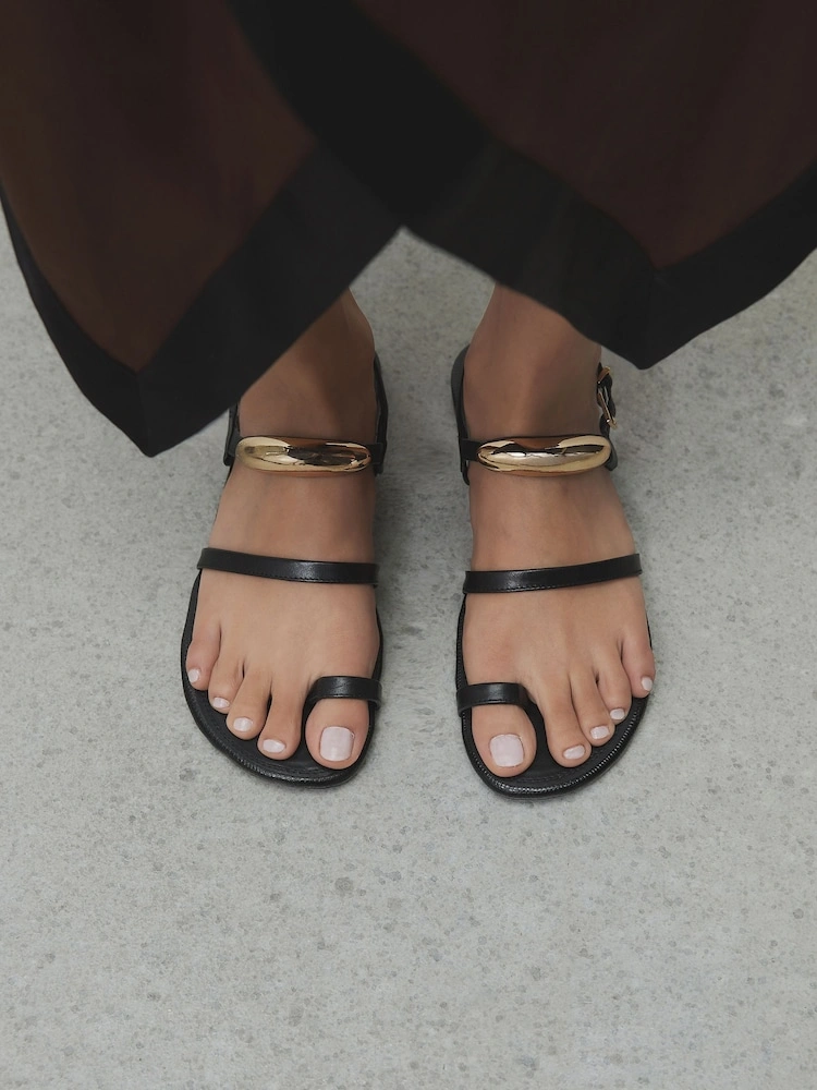 Black Leather Hardware Toe Loop Sandals image 9